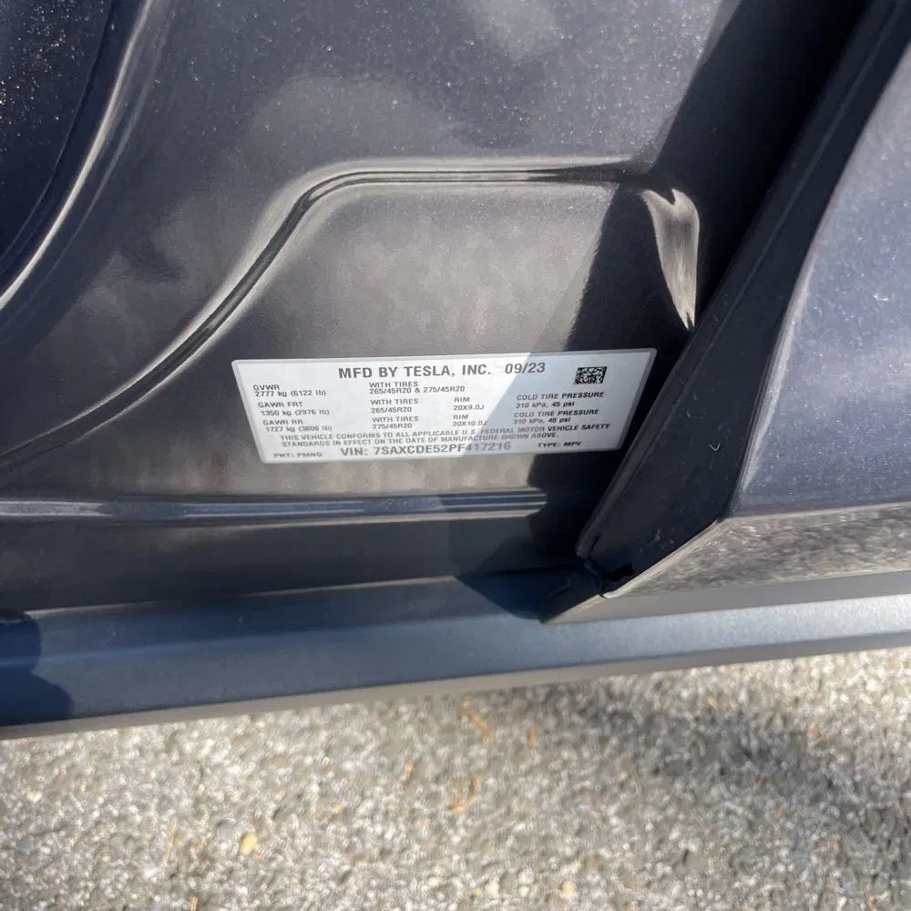 2023 Tesla Model X Standard Range