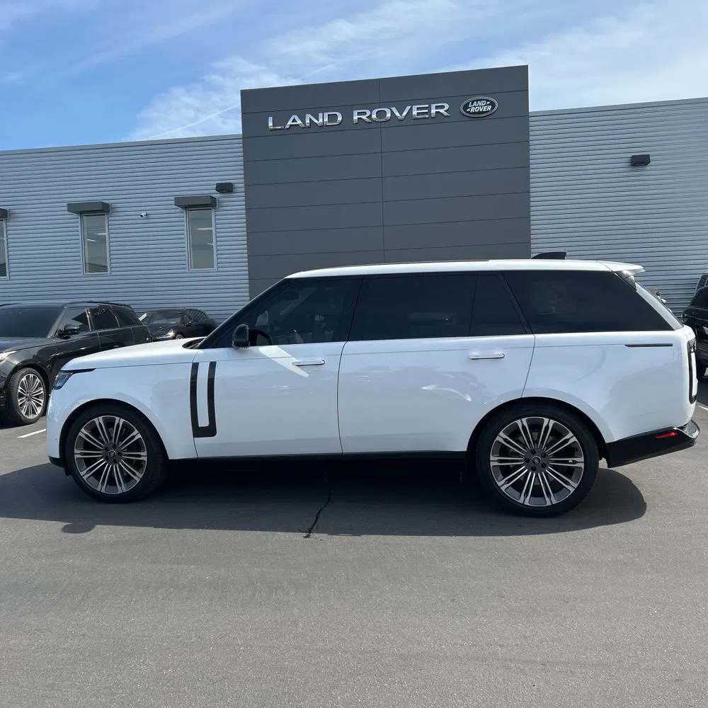 2023 Land Rover Range Rover P530 SE LWB