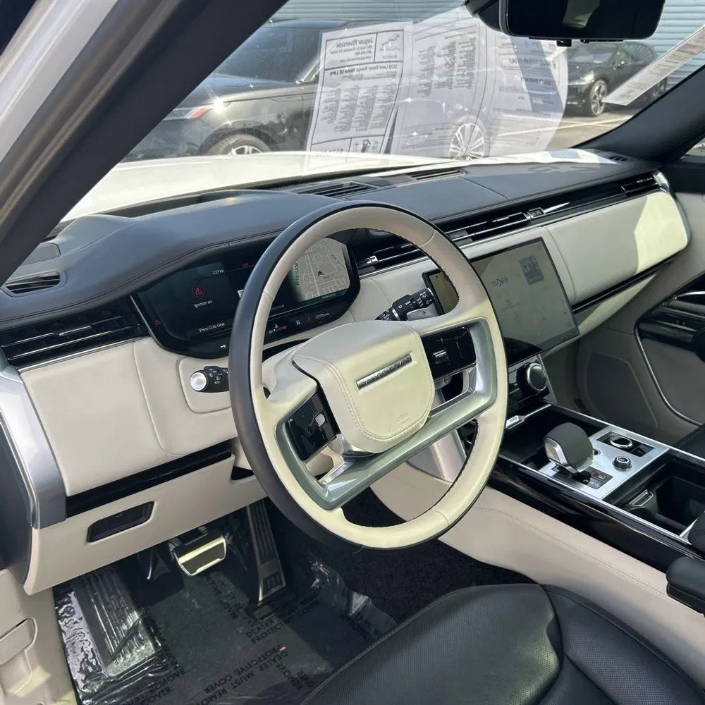 2023 Land Rover Range Rover P530 SE LWB