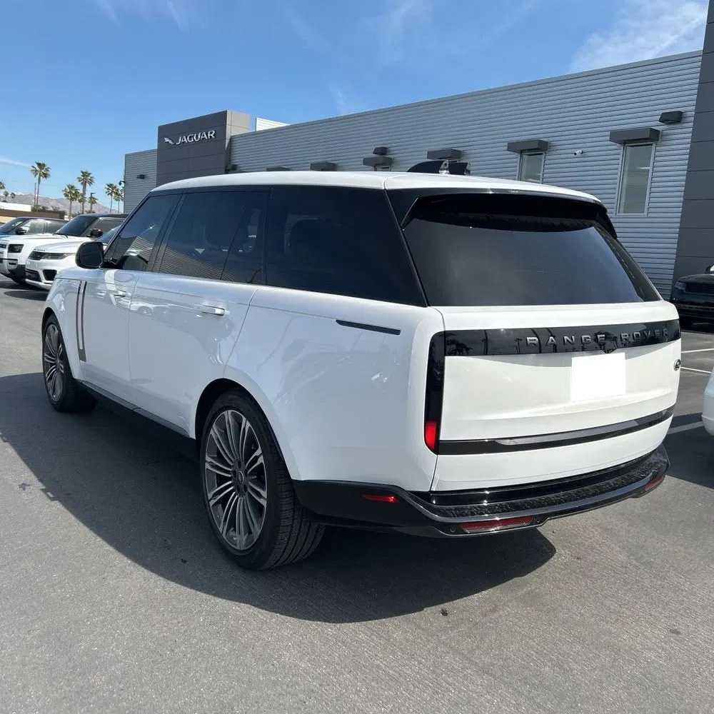 2023 Land Rover Range Rover P530 SE LWB