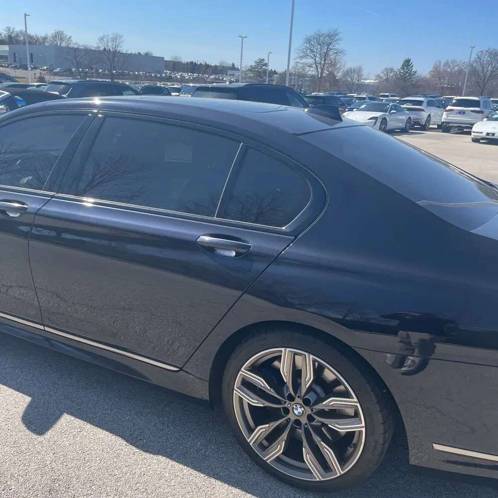 2022 BMW 7-Series M760xi