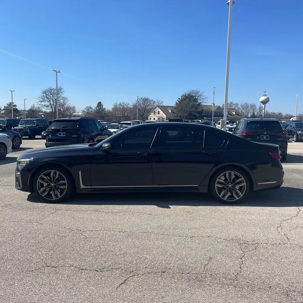 2022 BMW 7-Series M760xi