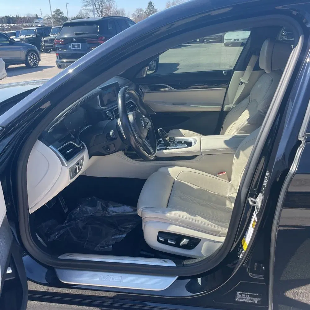 2022 BMW 7-Series M760xi