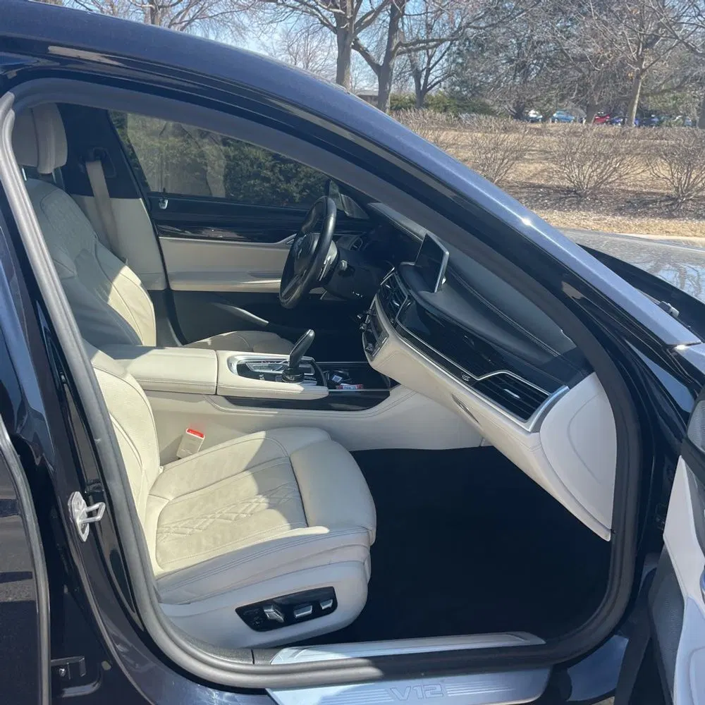 2022 BMW 7-Series M760xi