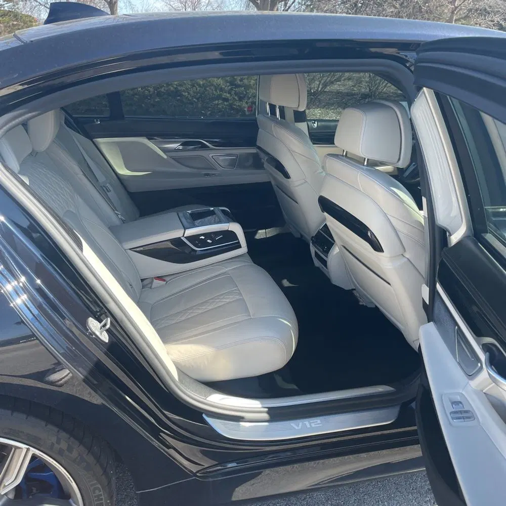 2022 BMW 7-Series M760xi