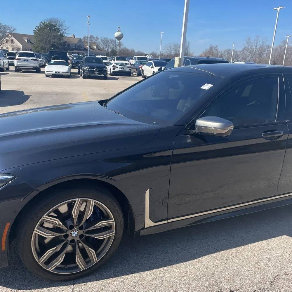 2022 BMW 7-Series M760xi