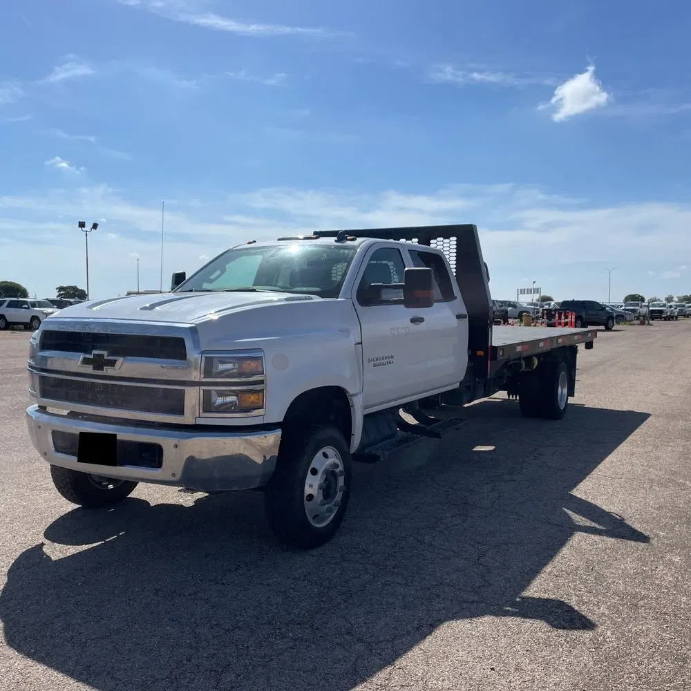 2023 Chevrolet Silverado 5500 W/T