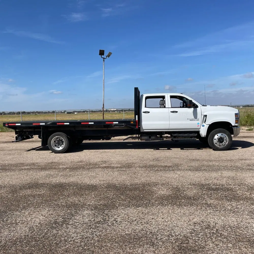 2023 Chevrolet Silverado 5500 W/T