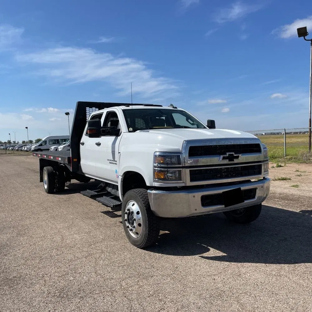 2023 Chevrolet Silverado 5500 W/T