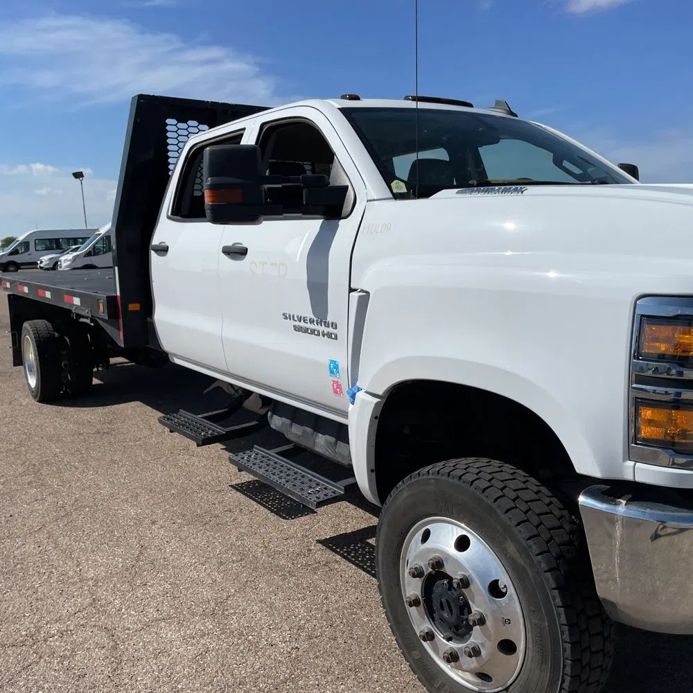 2023 Chevrolet Silverado 5500 W/T
