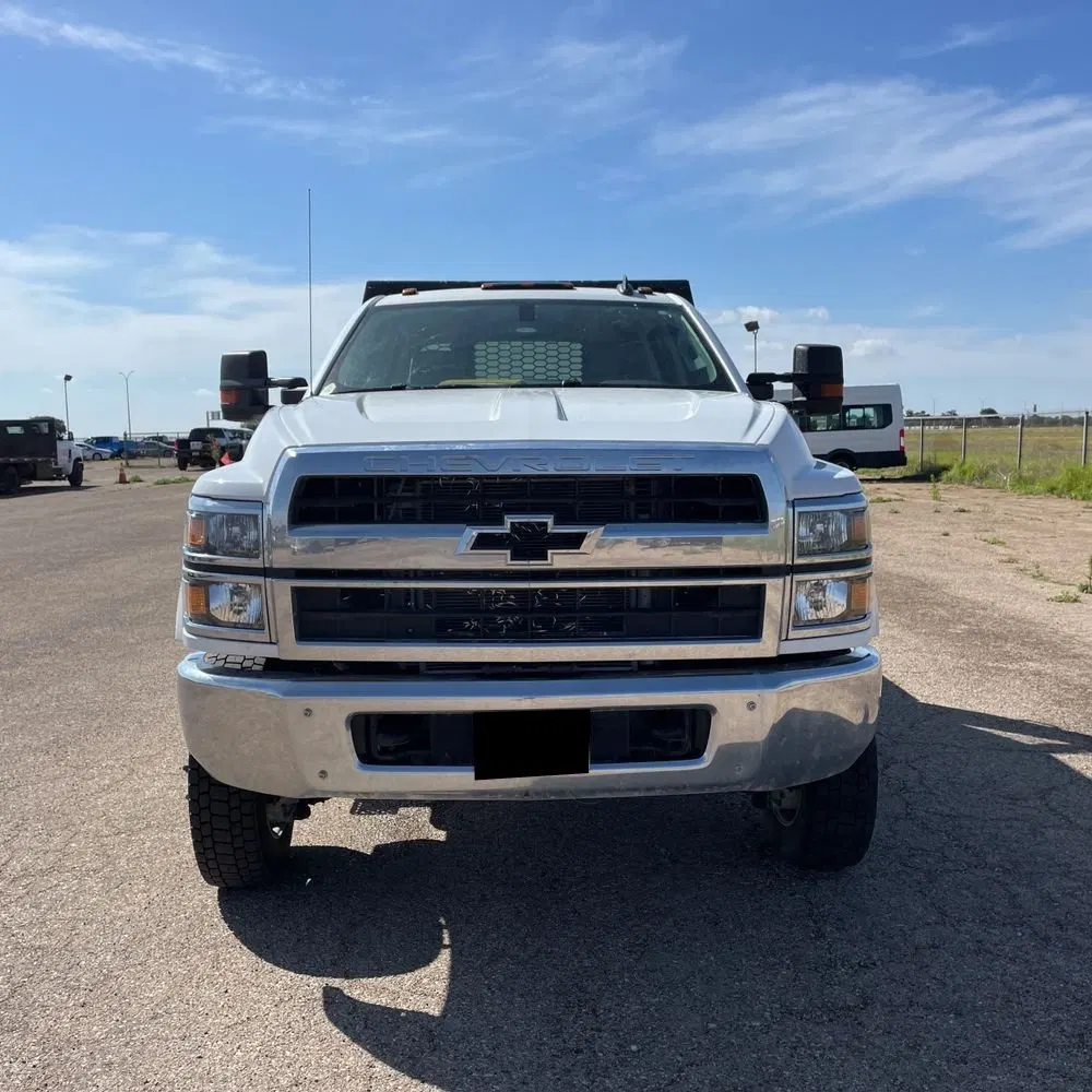 2023 Chevrolet Silverado 5500 W/T