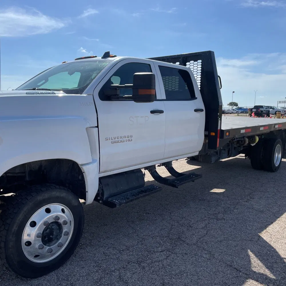 2023 Chevrolet Silverado 5500 W/T