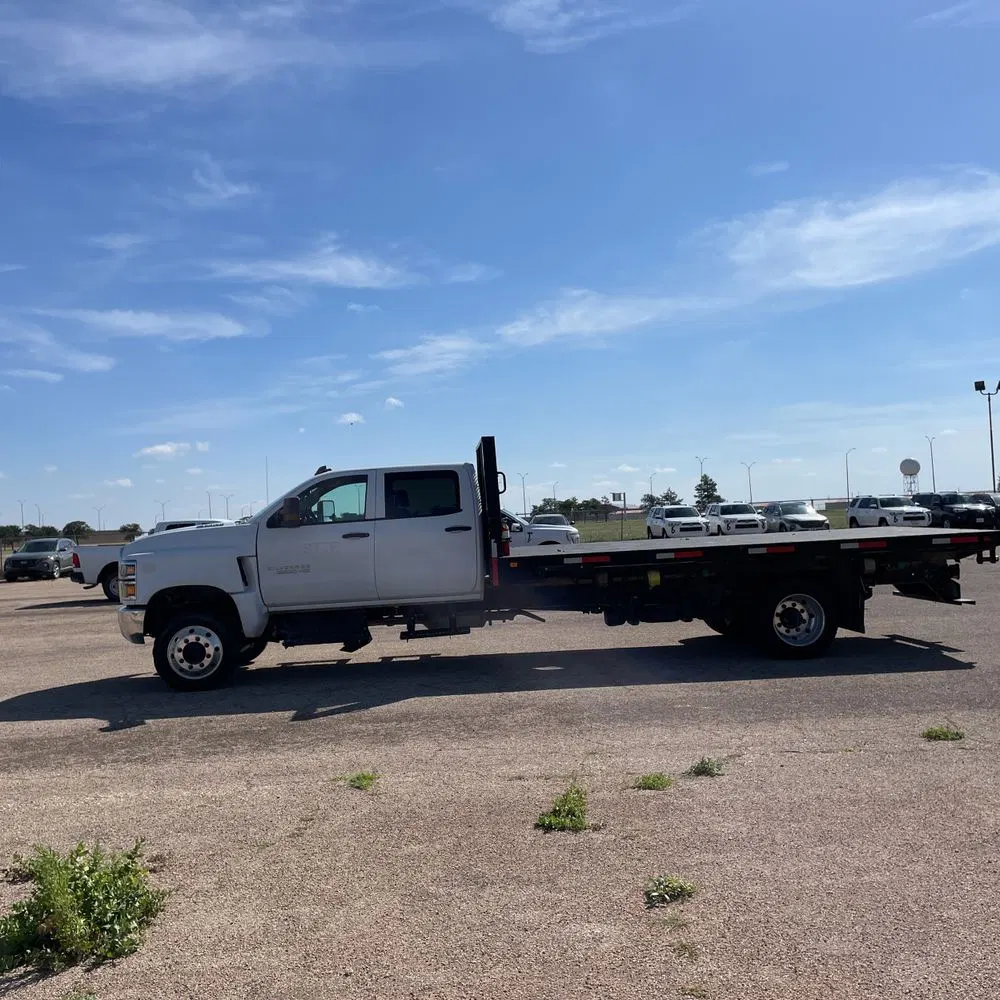 2023 Chevrolet Silverado 5500 W/T