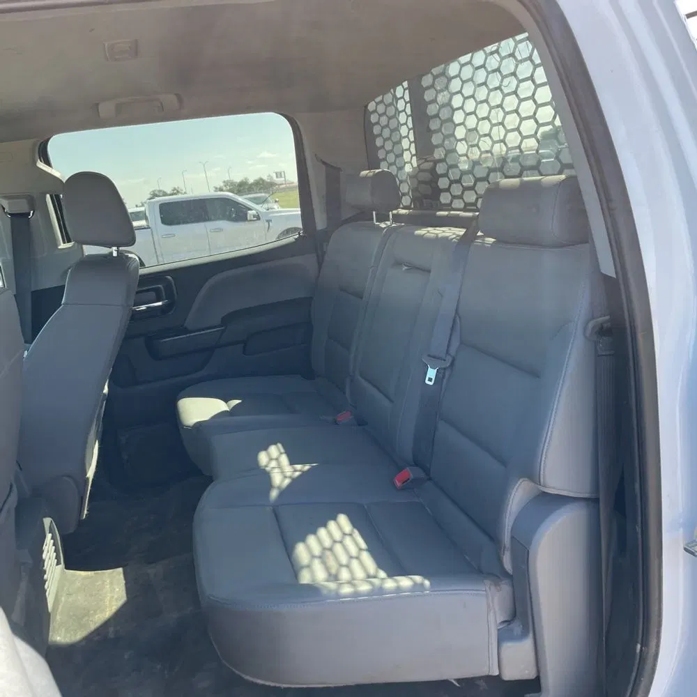 2023 Chevrolet Silverado 5500 W/T