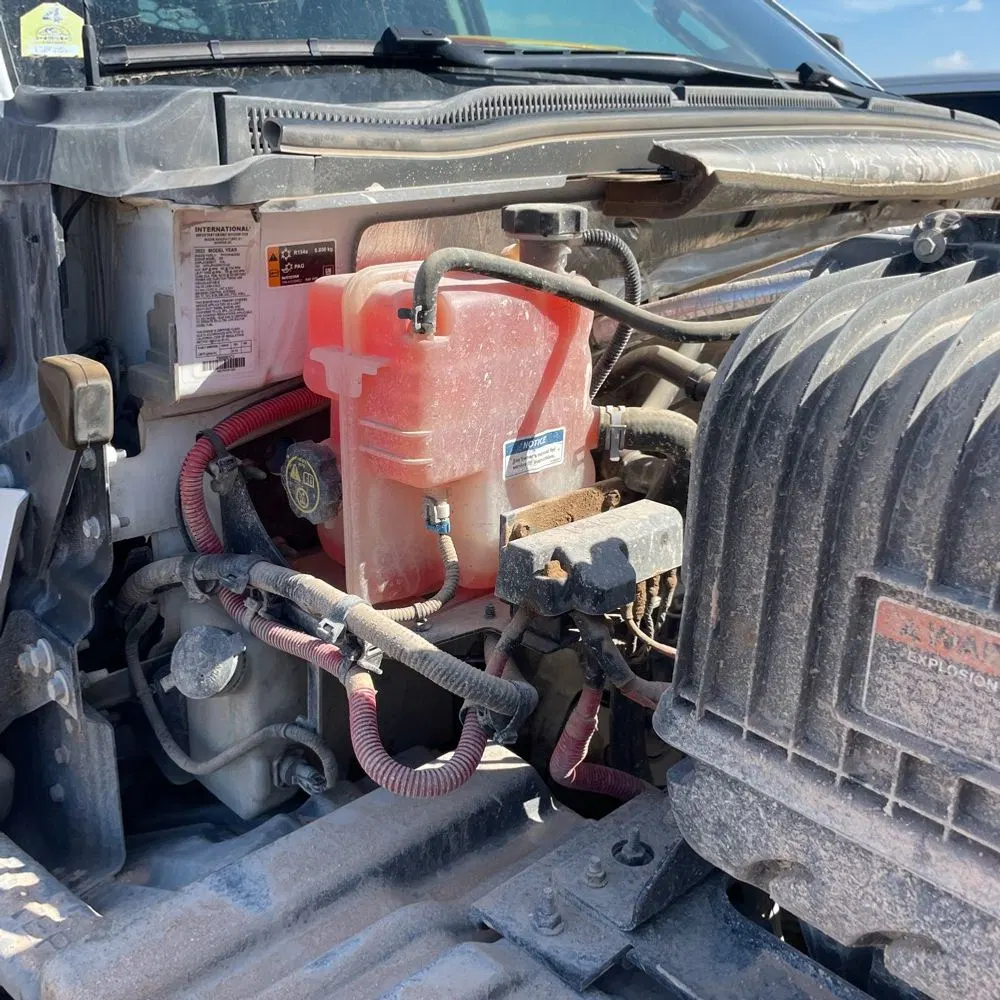 2023 Chevrolet Silverado 5500 W/T