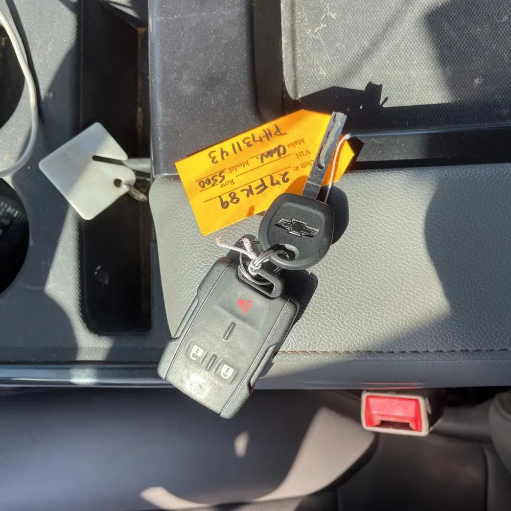 2023 Chevrolet Silverado 5500 W/T