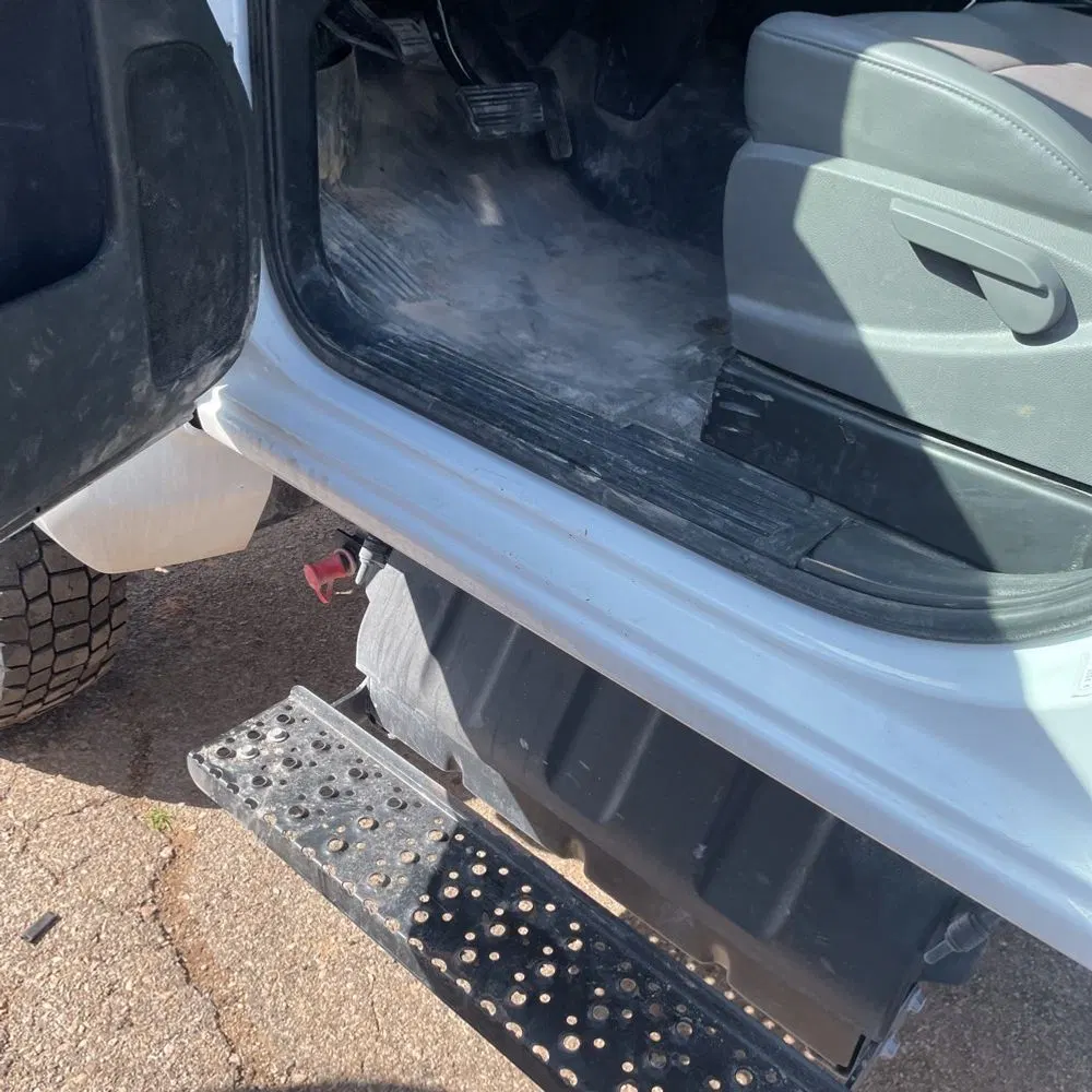 2023 Chevrolet Silverado 5500 W/T