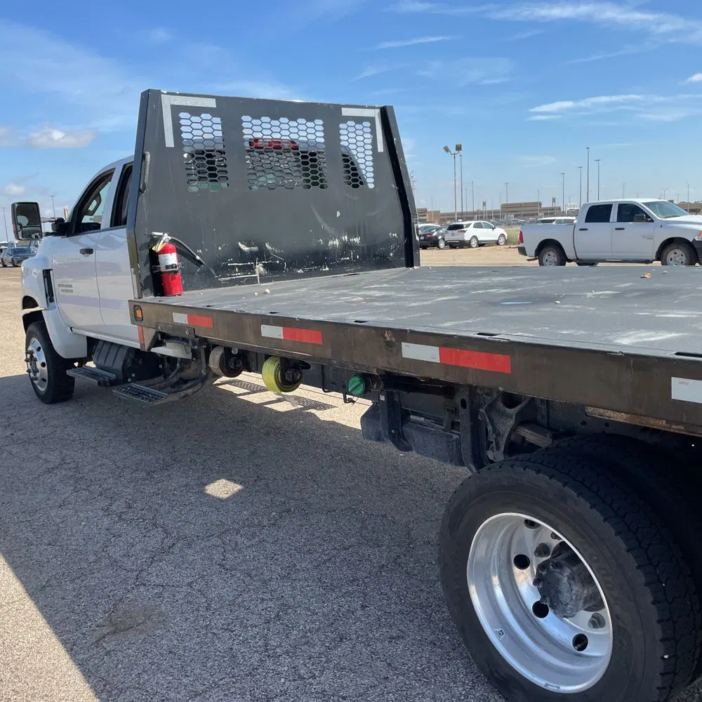2023 Chevrolet Silverado 5500 W/T