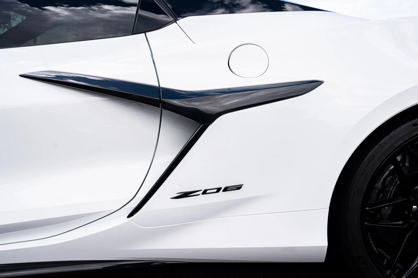 2023 Chevrolet Corvette Z06 Convertible - 670-hp LT6 V8, Z06 Ultimate Performance and Carbon Aero Packages