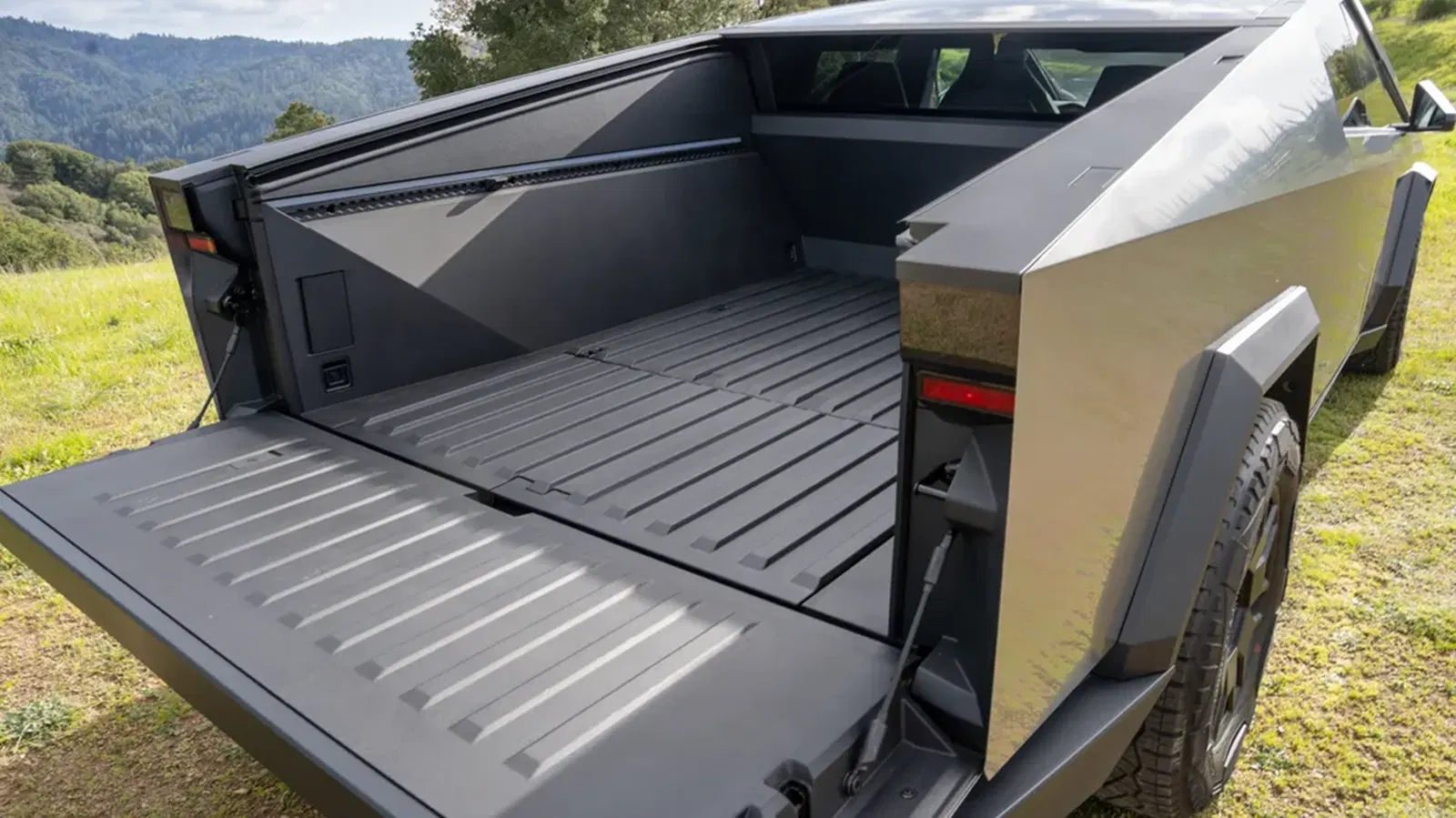 2024 Tesla Cybertruck Cyberbeast AWD Foundation Series