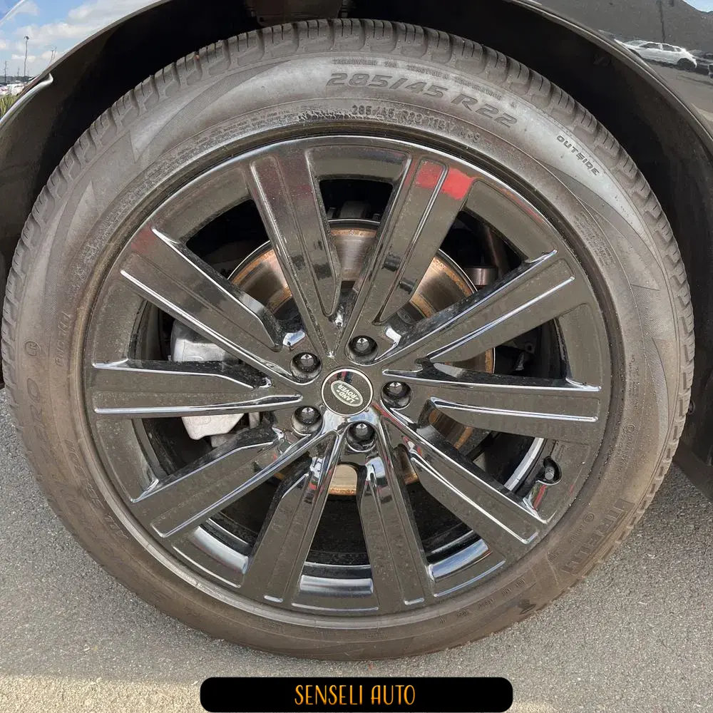 2023 Land Rover Range Rover P530 SE LWB