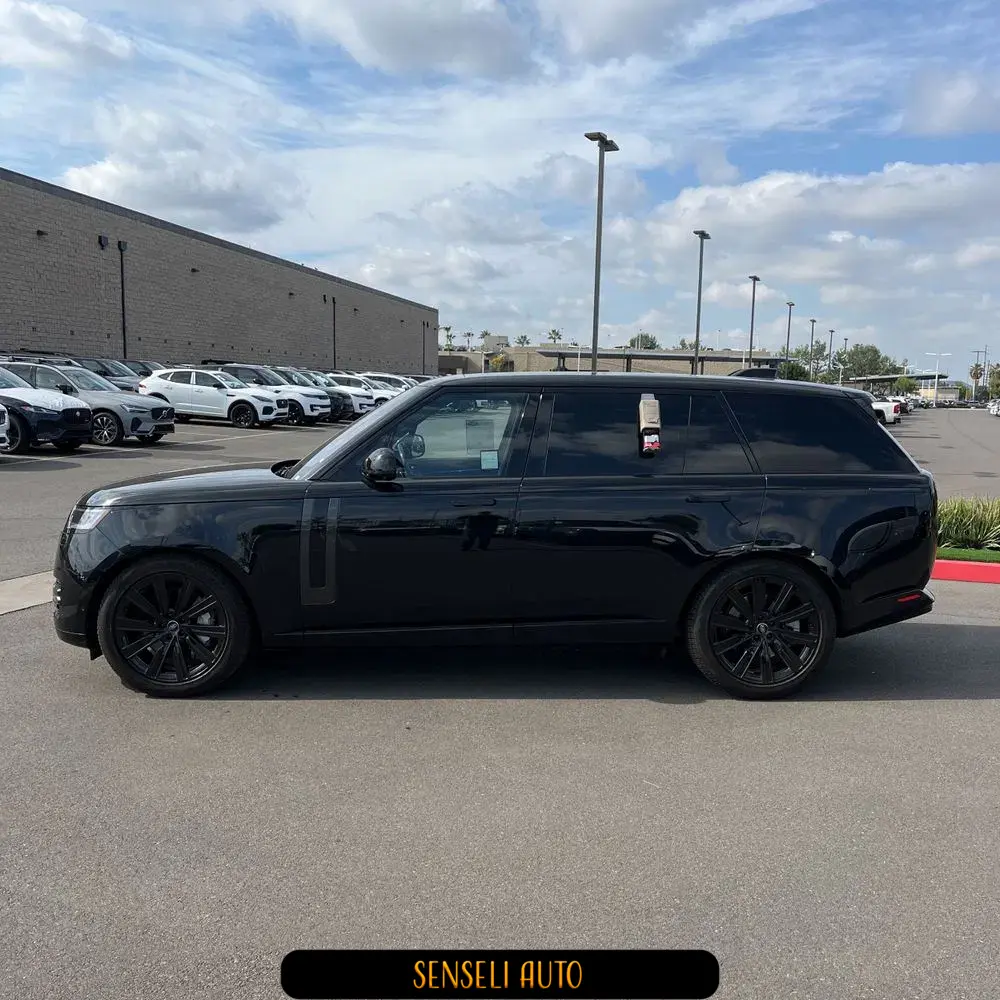2023 Land Rover Range Rover P530 SE LWB