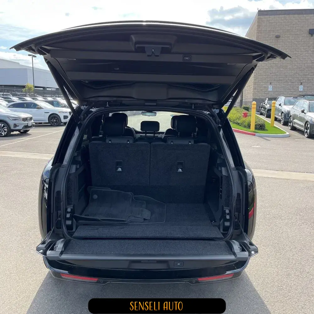2023 Land Rover Range Rover P530 SE LWB