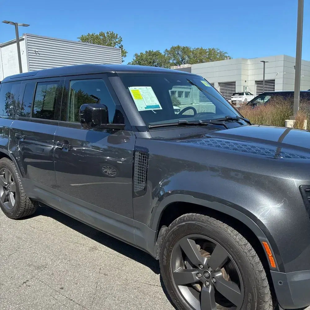 2024 Land Rover Defender 110 V8 P500 SE