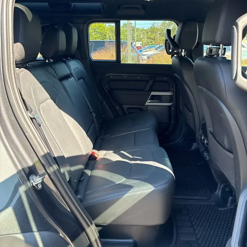 2024 Land Rover Defender 110 V8 P500 SE