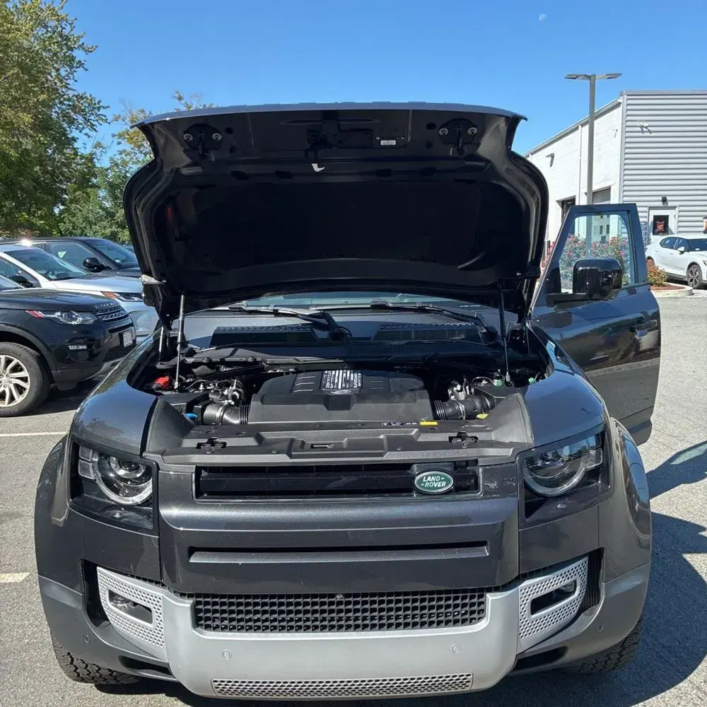 2024 Land Rover Defender 110 V8 P500 SE