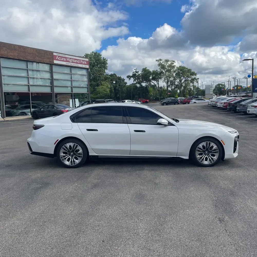 2024 BMW 7-Series 750e xDrive