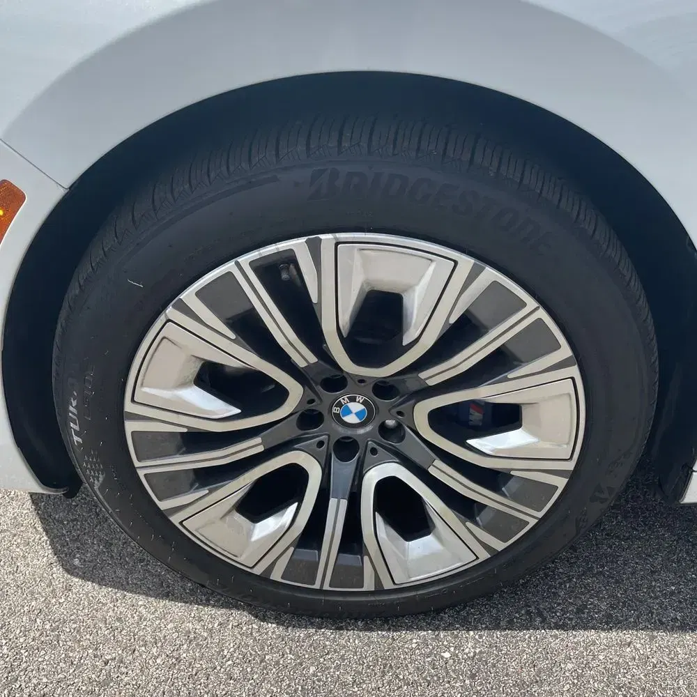 2024 BMW 7-Series 750e xDrive