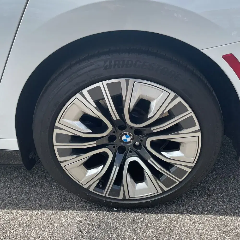2024 BMW 7-Series 750e xDrive