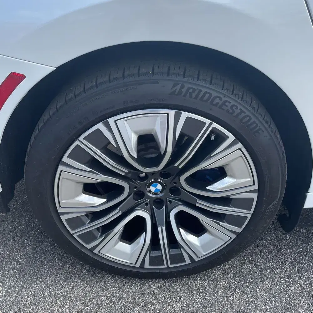 2024 BMW 7-Series 750e xDrive