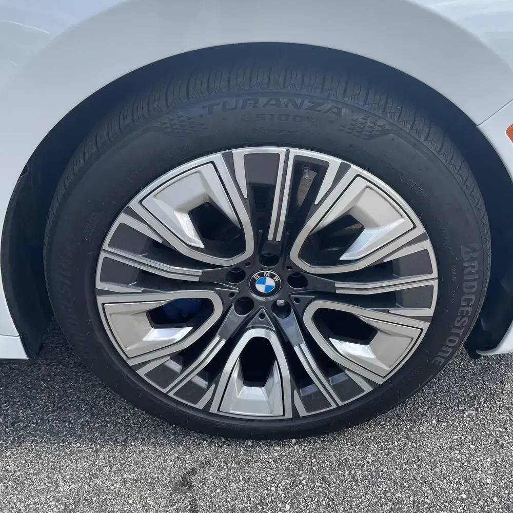 2024 BMW 7-Series 750e xDrive