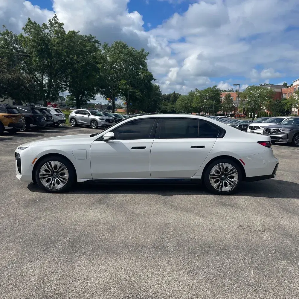 2024 BMW 7-Series 750e xDrive