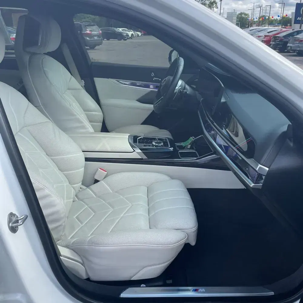 2024 BMW 7-Series 750e xDrive