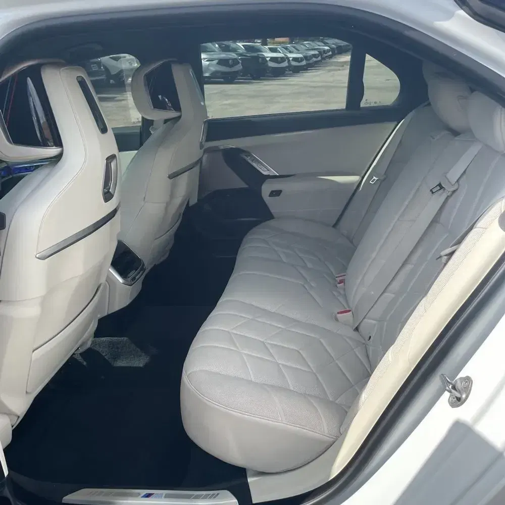 2024 BMW 7-Series 750e xDrive