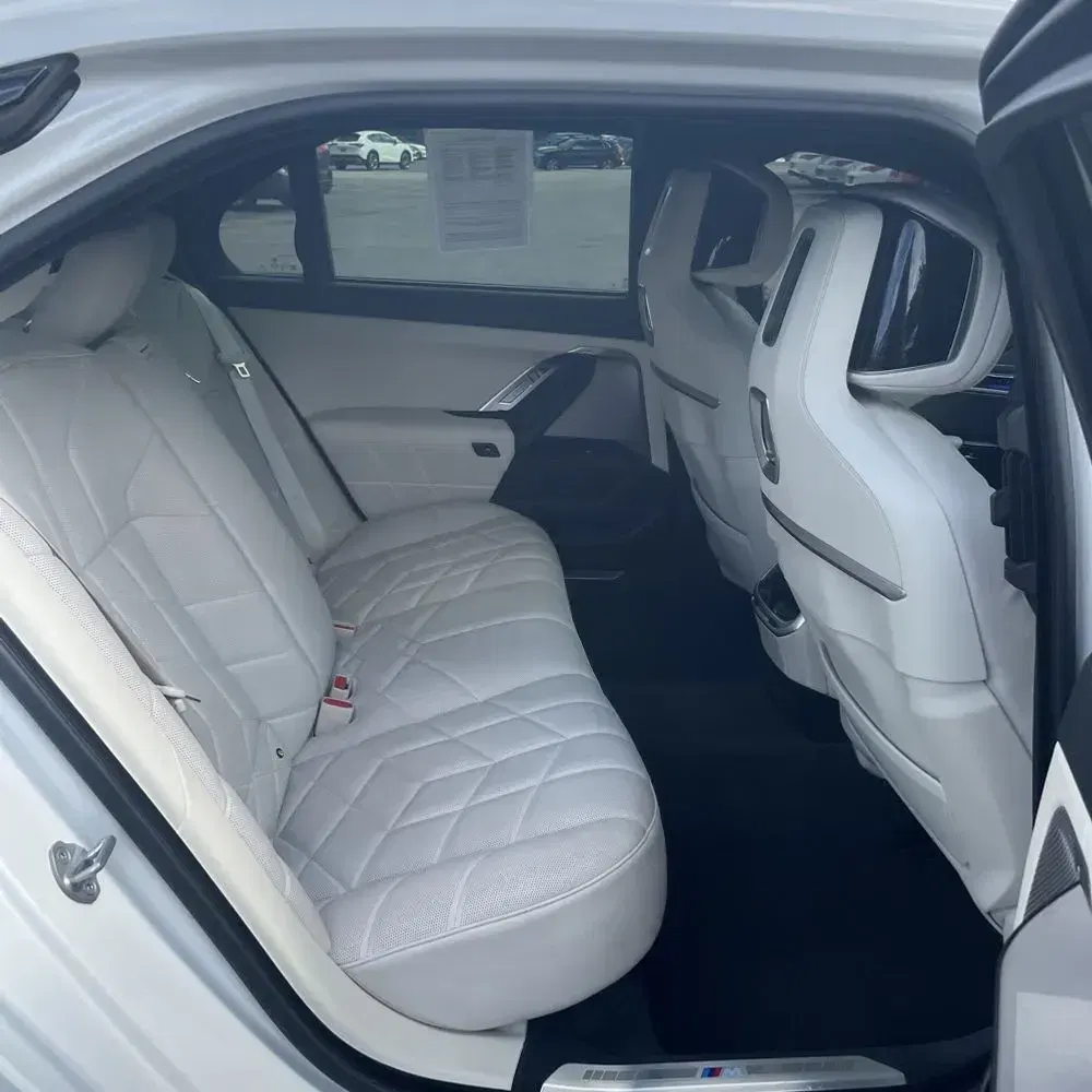 2024 BMW 7-Series 750e xDrive