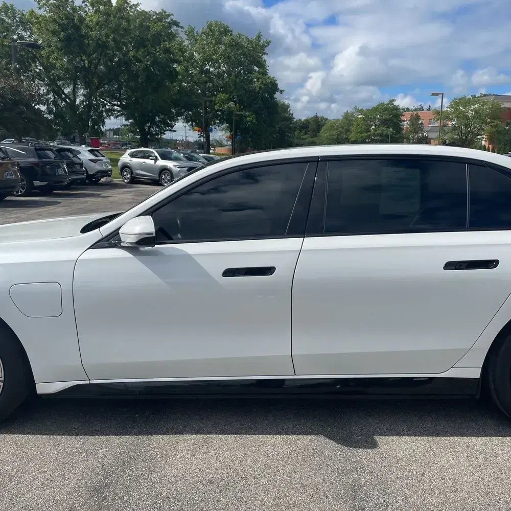 2024 BMW 7-Series 750e xDrive