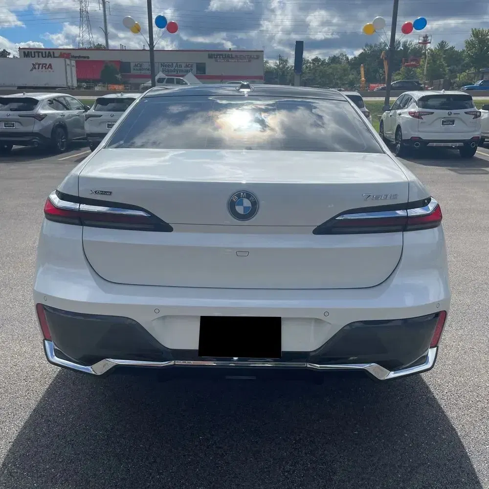 2024 BMW 7-Series 750e xDrive