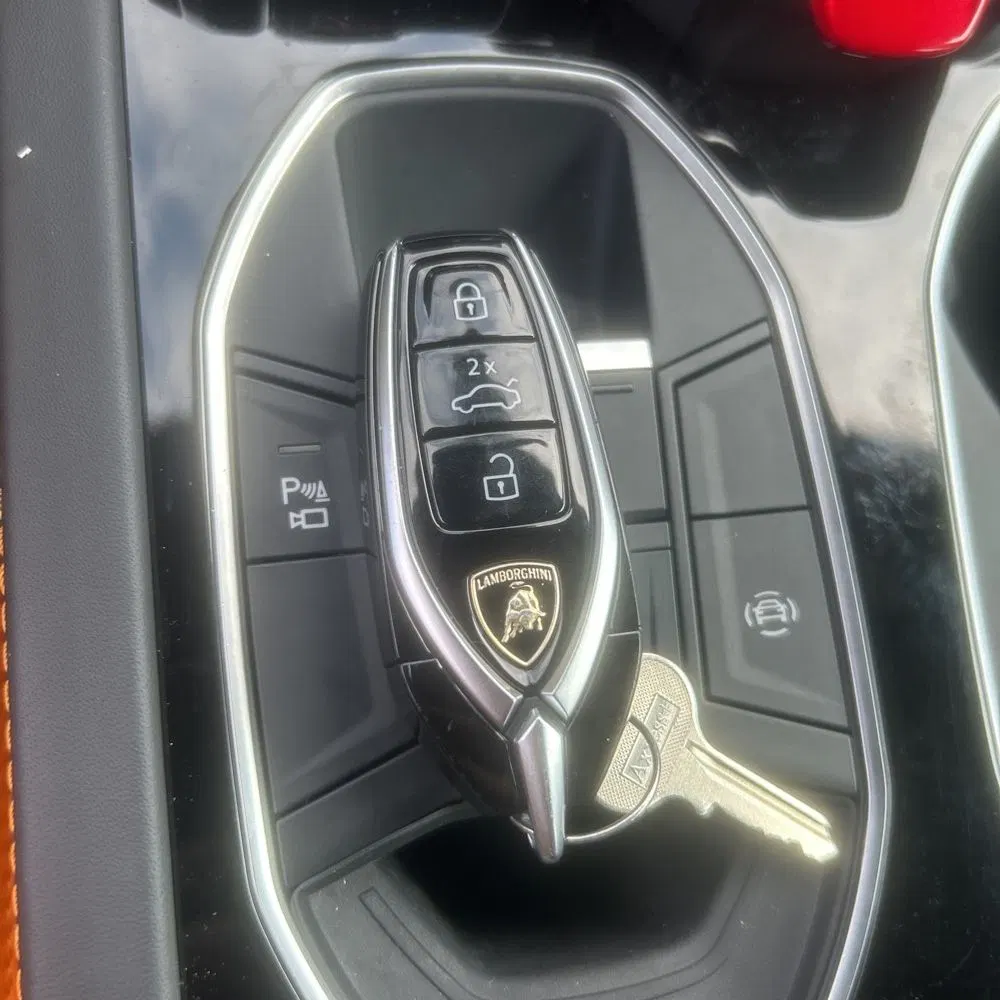 2023 Lamborghini Urus S