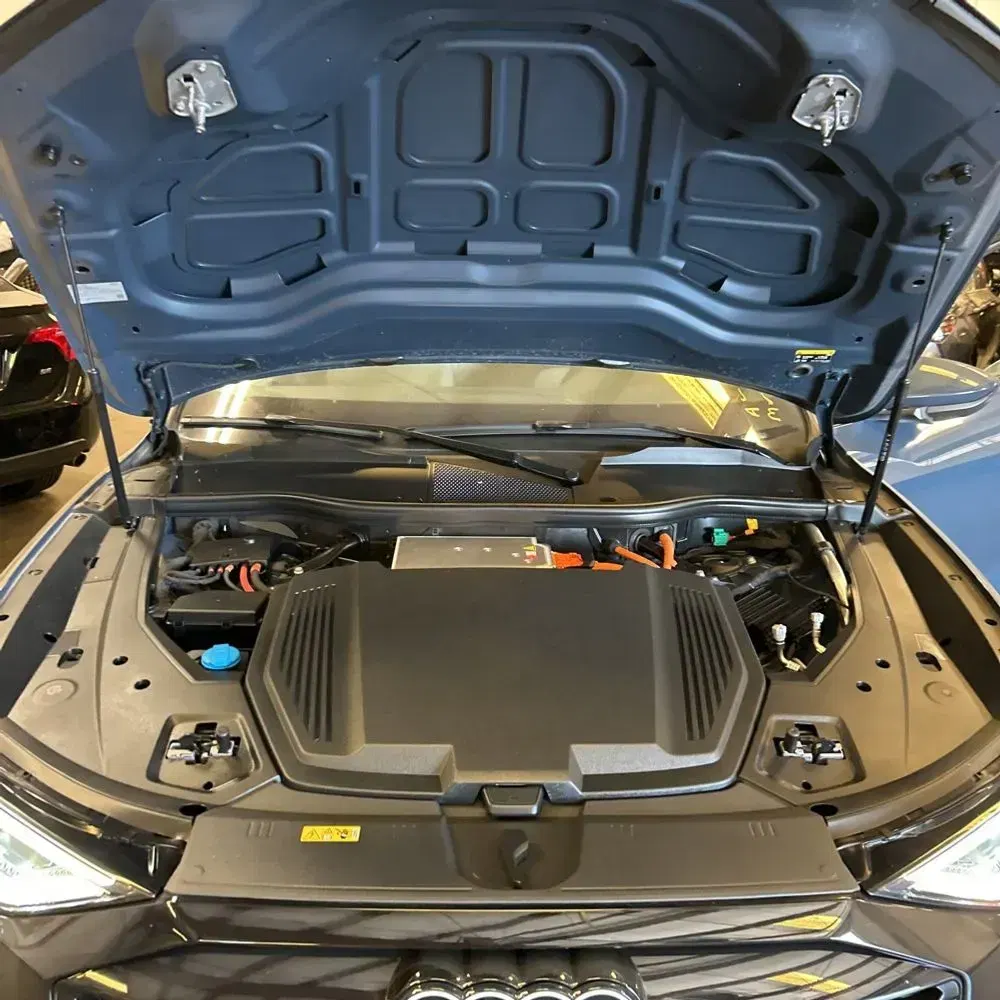 2024 Audi Q8 e-tron S-Line Prem