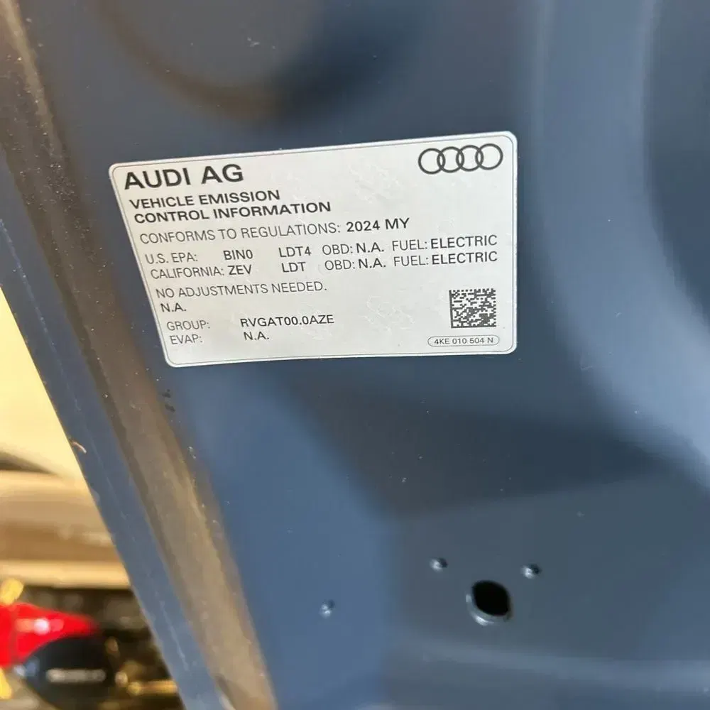 2024 Audi Q8 e-tron S-Line Prem