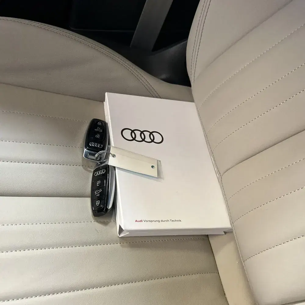 2024 Audi Q8 e-tron S-Line Prem