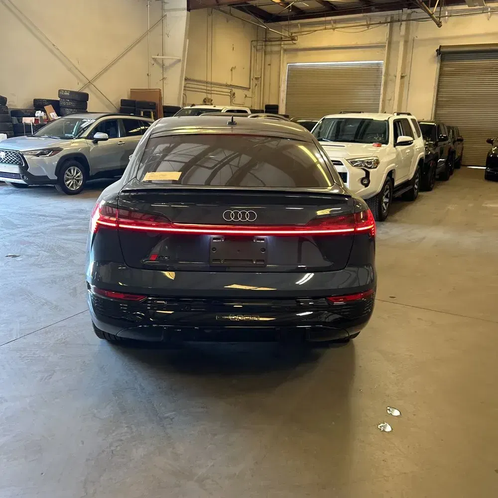 2024 Audi Q8 e-tron S-Line Prem