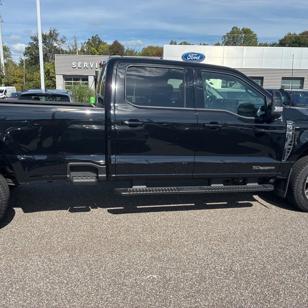 2025 Ford F350 S/D Lariat