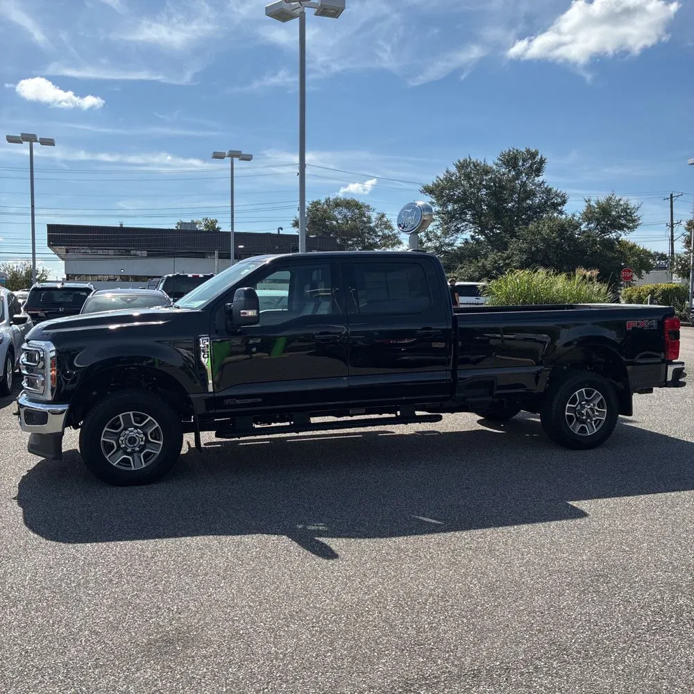 2025 Ford F350 S/D Lariat