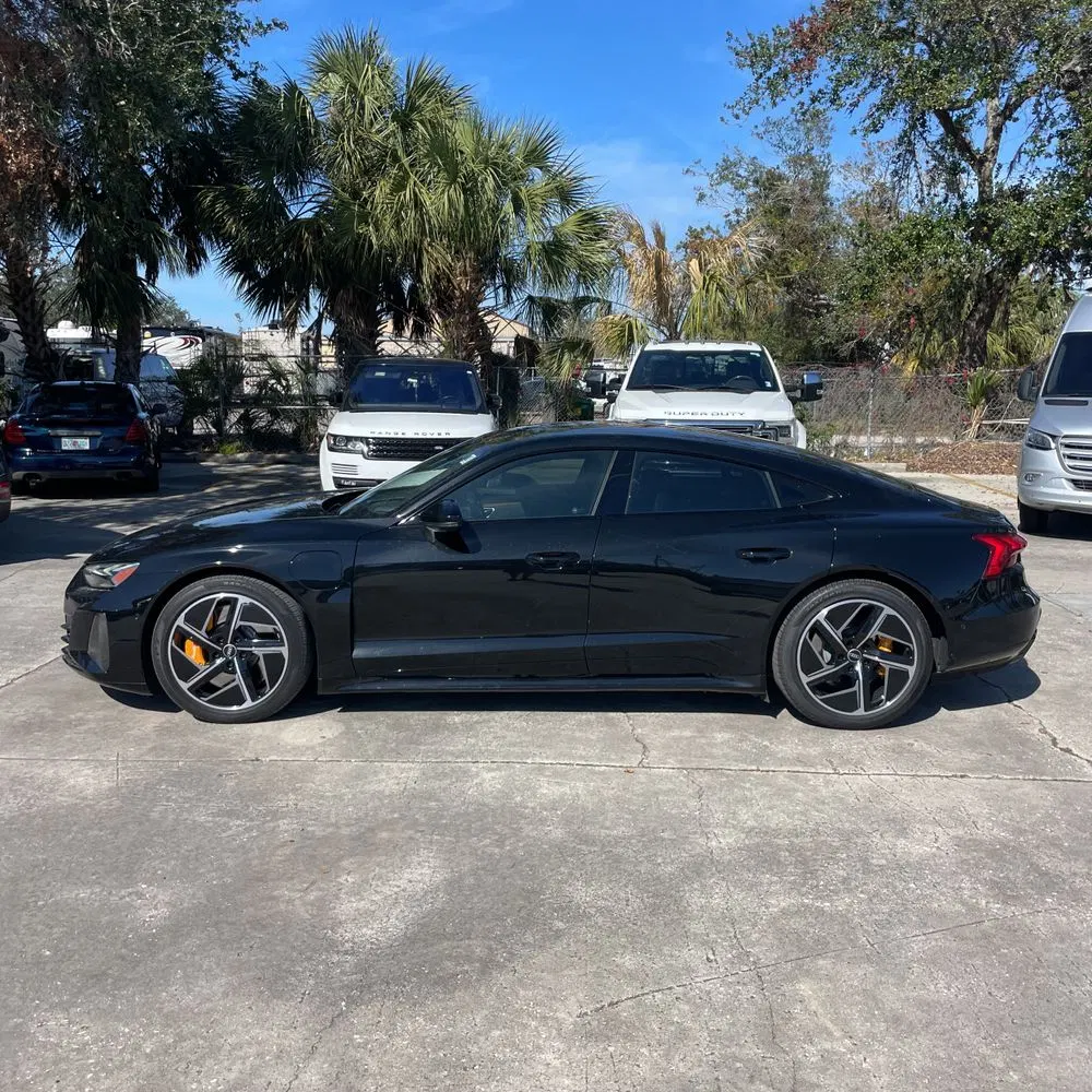 2022 Audi e-tron GT RS