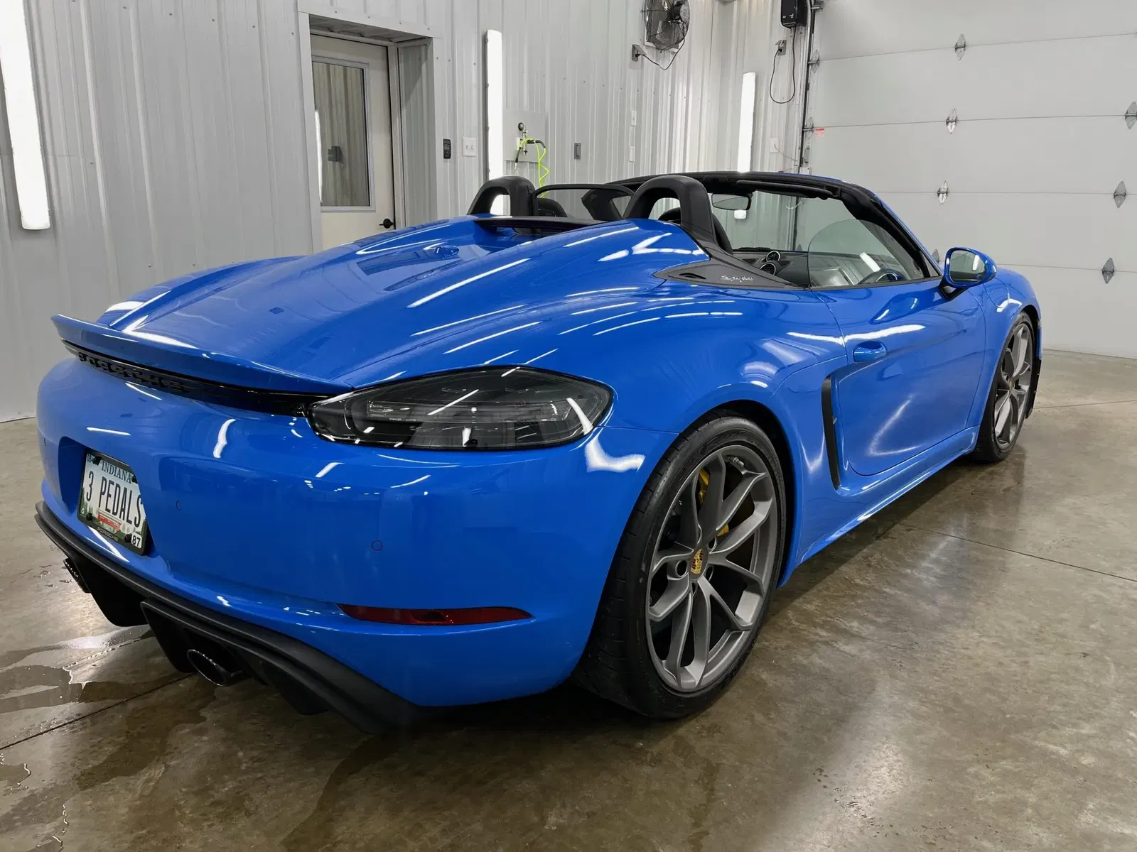 2023 Porsche 718 Spyder 6-Speed